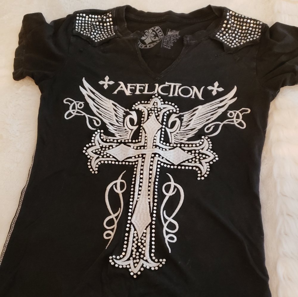 Women's teeshirt/ Buckle